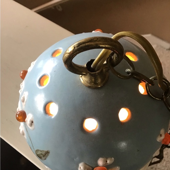 FINAL SALE Vintage 1970s Handpainted Ceramic and Amber Glass Chain Swag Lamp - Picture 6 of 7